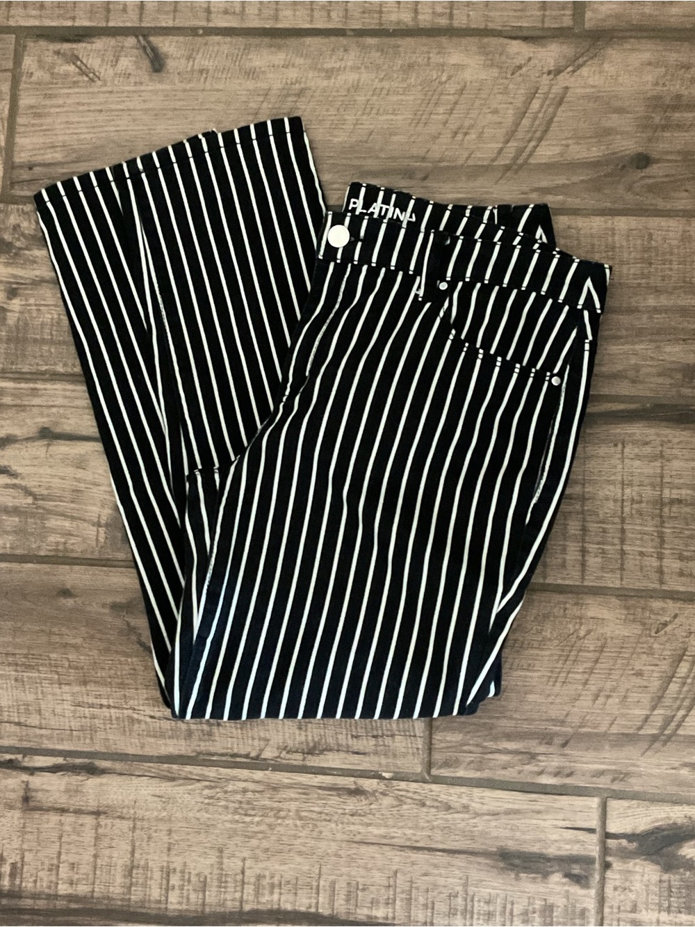 Chico’s Platinum Black and White Striped Denim Ankle Jeans Size .5 Reg 6 - Picture 4 of 12